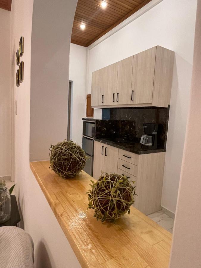 Emerald Luxury Apartments - Ath Airport Spáta Екстериор снимка
