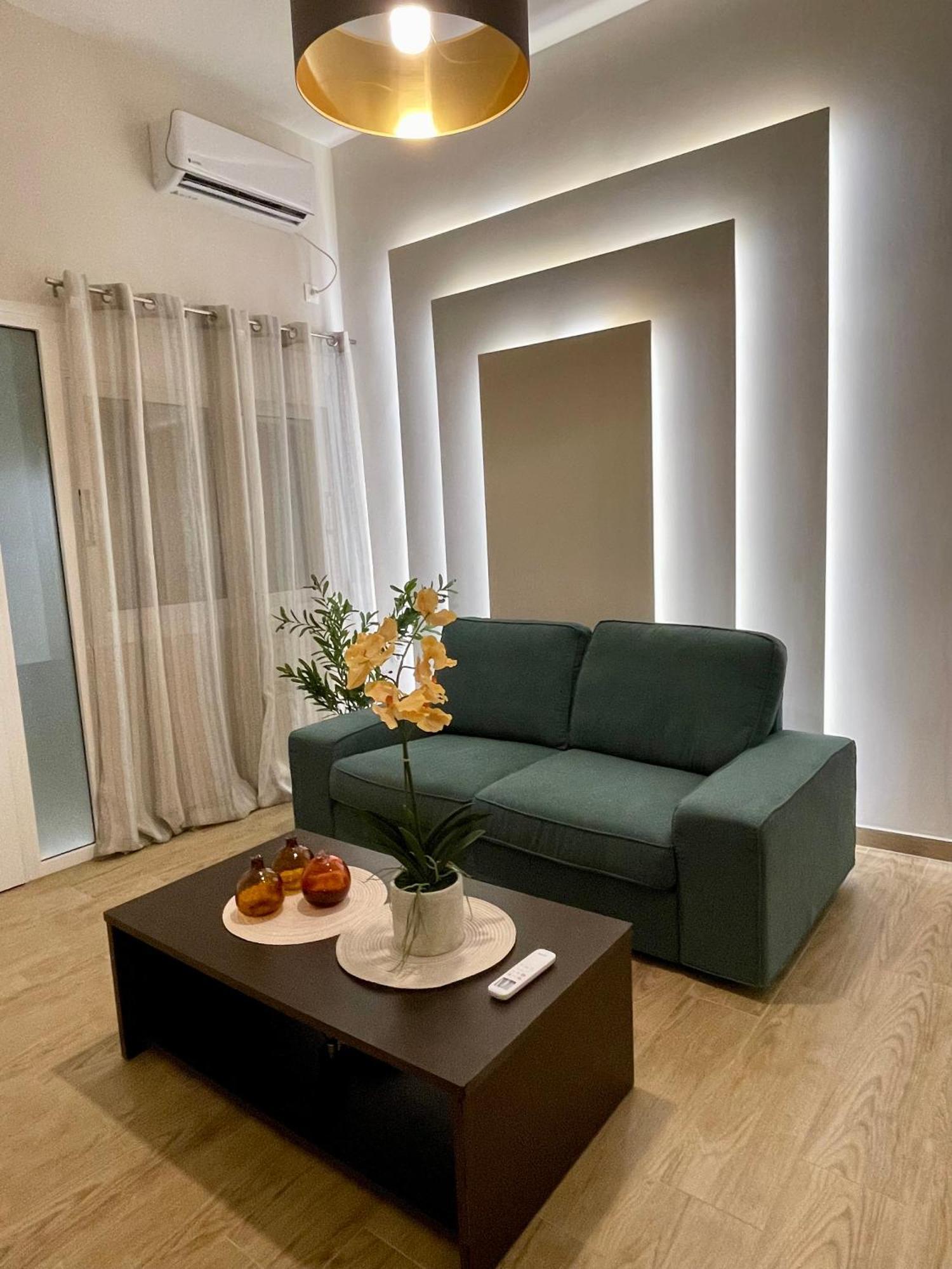 Emerald Luxury Apartments - Ath Airport Spáta Екстериор снимка