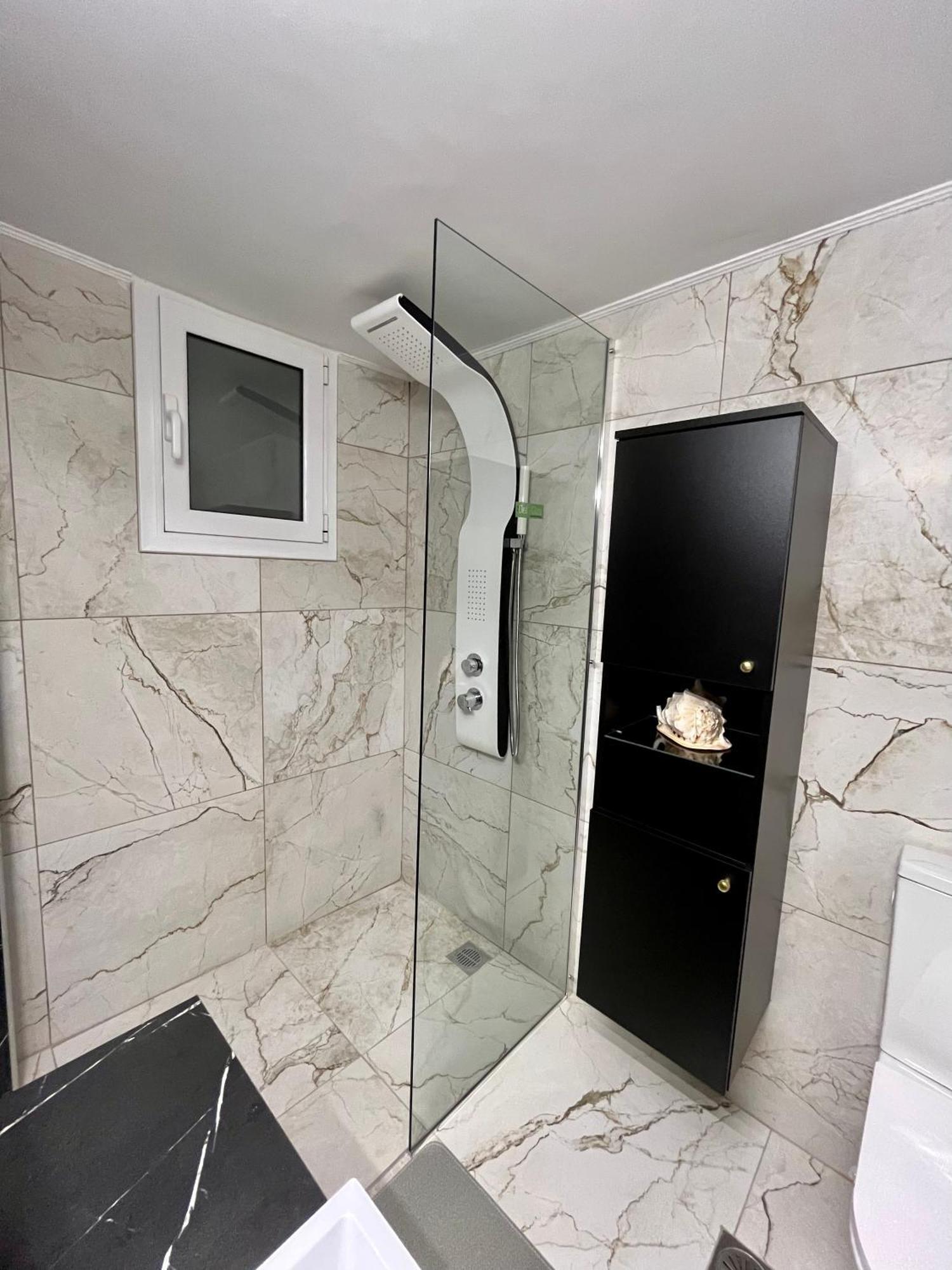 Emerald Luxury Apartments - Ath Airport Spáta Екстериор снимка